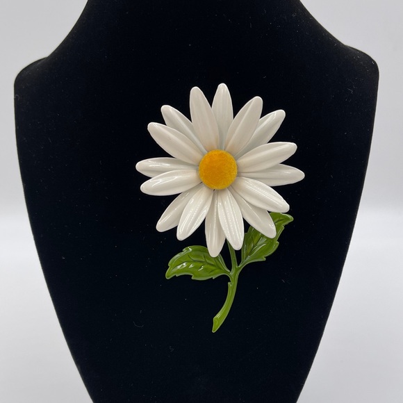 Vintage Retro Metal Enamel Flower Pin - Picture 1 of 5